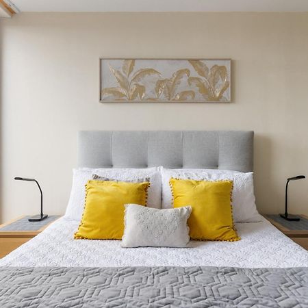 Stratford Skyview Apartment ロンドン エクステリア 写真