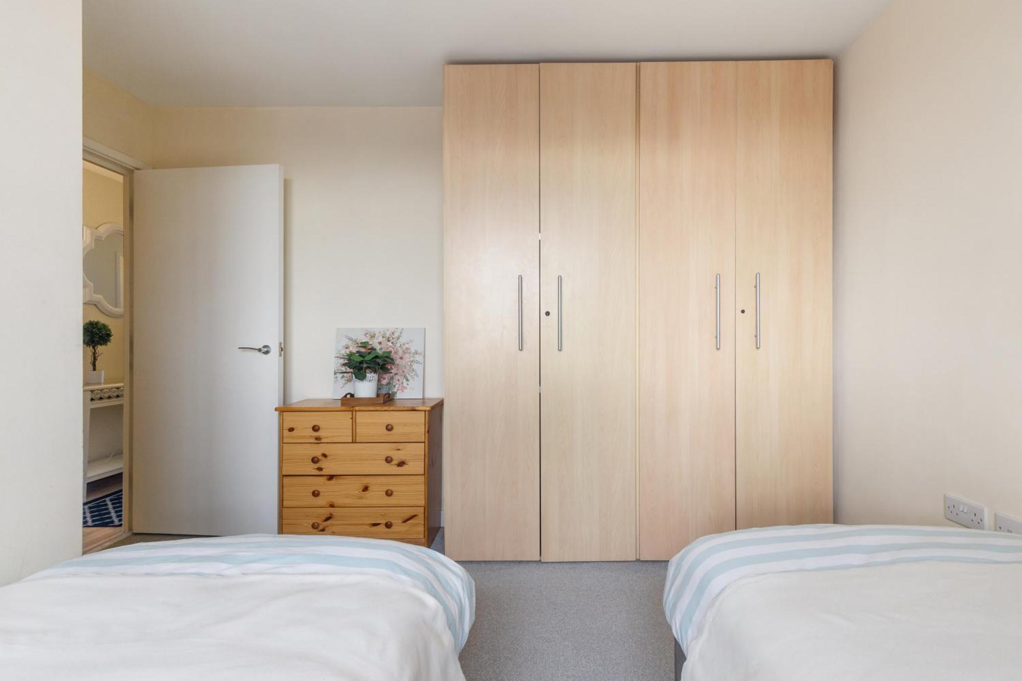 Stratford Skyview Apartment ロンドン エクステリア 写真