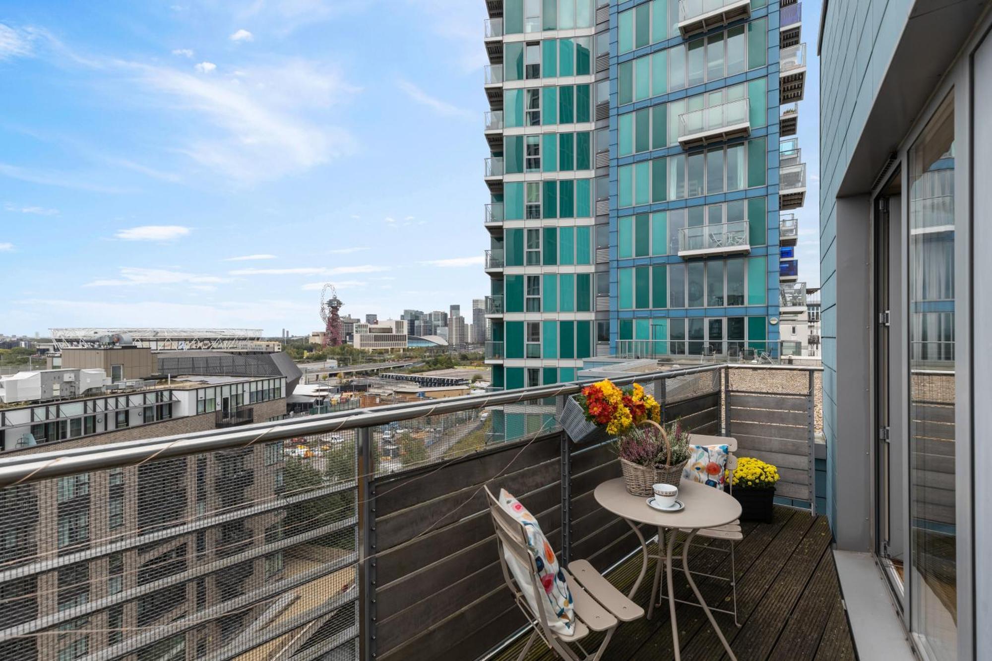 Stratford Skyview Apartment ロンドン エクステリア 写真